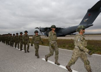 KFOR-i e rritë forcën: Arrin në Kosovë Forca Rezervë Operacionale Turke