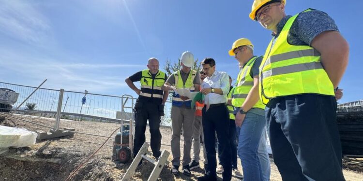 Kryeshefi Osmani inspektoi punimet në terren