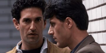 Ish-ndihmës Sekretari amerikan i Shtetit, James Rubin sot e mbronë UÇK-në në Hagë