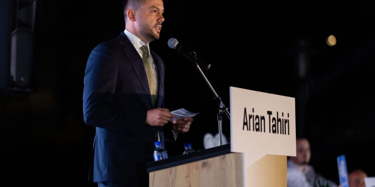 Arian Tahiri e hap fushatën për Mitrovicën: Besoni tek unë, ashtu siç unë besoj te Mitrovica