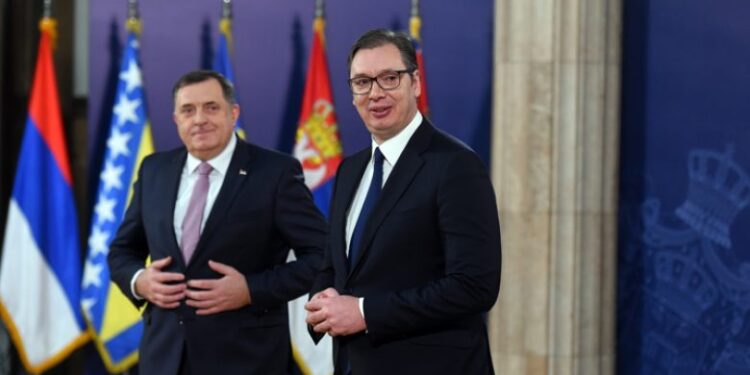 Dodik e Vuçiq ‘frikacaket’ të cilët përsëri kërkojnë “shpëtim” në Moskë