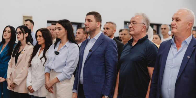 Memli Krasniqi: Arta Vokshi Nallbani ka vizion për një Pejë ma të mirë