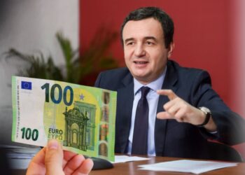 “Skemë e korrupsionit”, “blerje votash” – kritikohet ashpër ndarjen e 100 eurove për studentët