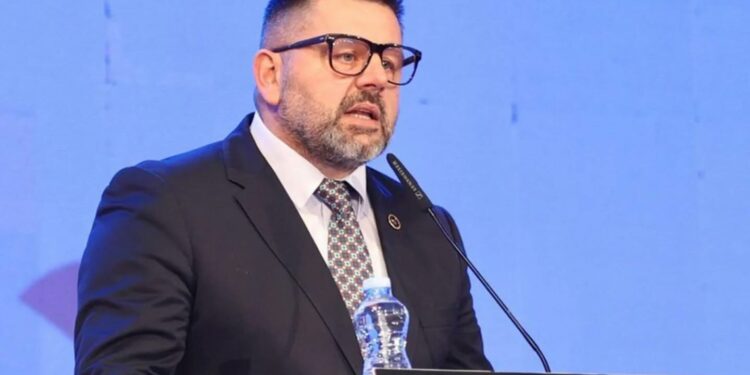 “Motrën asistente, vetë si i Nismës, vjedh me LDK-në, a në Lipjan me PDK-në”, për kënd po flet Beka?