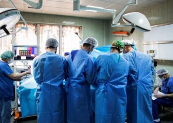 Kurti i ndanë mbi 25 milion për studentët, kurse pacientët vujnë në spitale pa pajisje staf