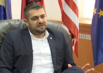 “E korite emrin e babës”, reagon djali i Ukshin Hotit