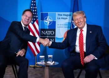 Shefi i NATO-s, Rutte, udhëton drejt Uashingtonit për t’u takuar me Trumpin