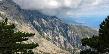 Nënë e bir turistë suedezë, kanë humbur në Llogora, nisin kërkimet për gjetjen e tyre