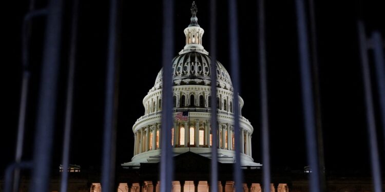 Mbyllet Qeveria amerikane