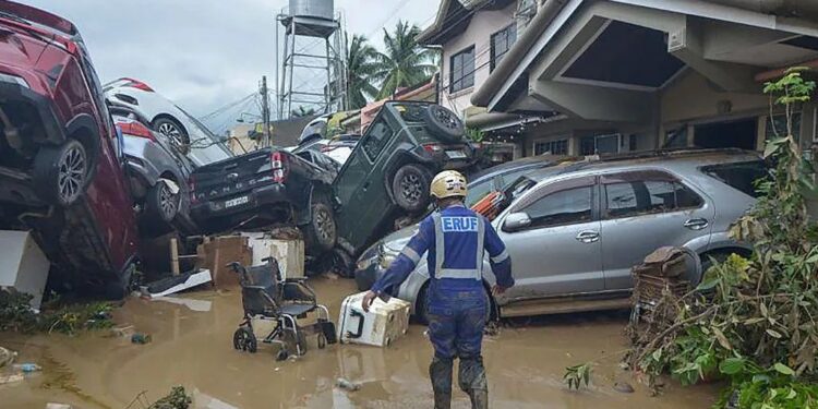 40 të vdekur nga tajfuni ‘Kalmaegi’ në Filipine