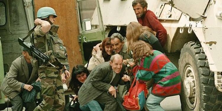 Prokurorët nisin hetime: Grupe italianësh qëllonin civilët “për argëtim”  në Bosnjë