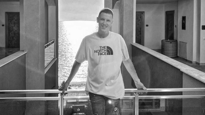 Sot në Suharekë varroset i riu që humbi jetën tragjikisht pas aksidentit në Bresje