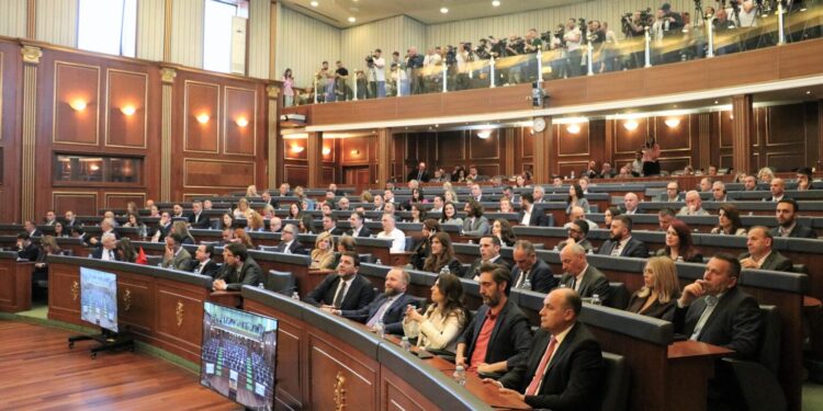 PDK, LDK dhe AAK do të bojkotojnë seancën e orës 11:00