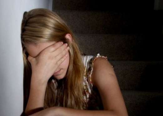 E mitura në Pejë rrahet nga halla e saj