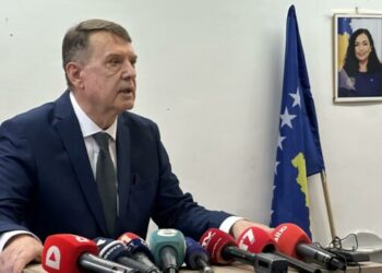Para flamurti të Kosovës, betohet kryetari serb i ri i Zveçanit