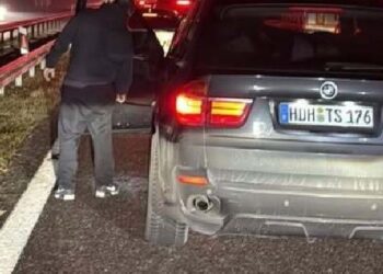 Mërgimtarët mbi 22 orë pritje në kufirin Kroaci – Serbi e Hungari – Serbi