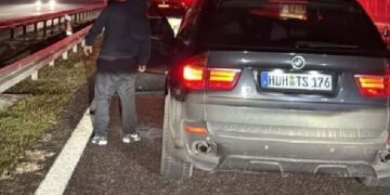 Mërgimtarët mbi 22 orë pritje në kufirin Kroaci – Serbi e Hungari – Serbi