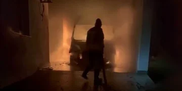 Zjarr në QMF-në në Ratkoc, digjet një autoambulancë – një i dyshuar në kërkim