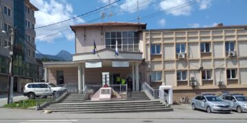 E publikoj skandalin në Policinë e Pejës, me 186 raste të fshehura, penalizohet drejtori