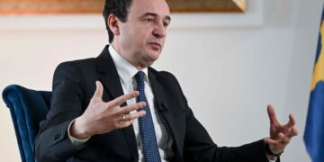 Smajlaj ngre alarmin: Albini, po kërkon pushtet apsolut dhe po e rrezikon stabilitetin politik