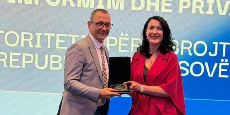 AIP vlerëson KEK-un për transparencë dhe qasje në dokumente publike